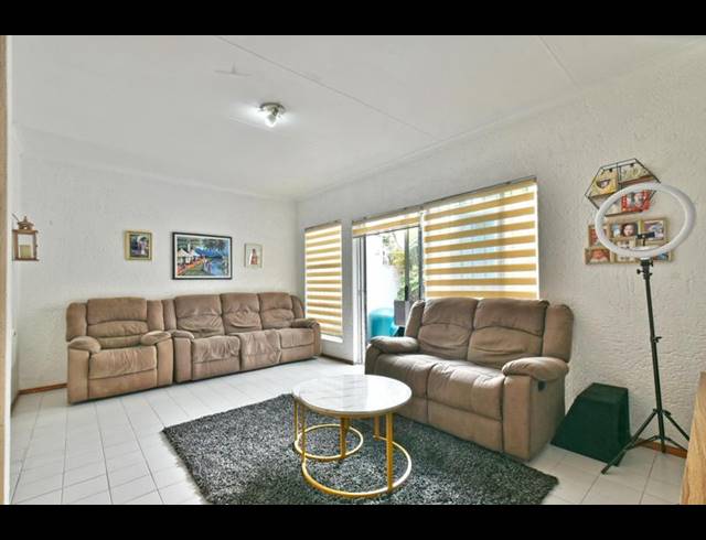 2 BEDROOM SIMPLEX FOR SALE IN KIBLER PARK